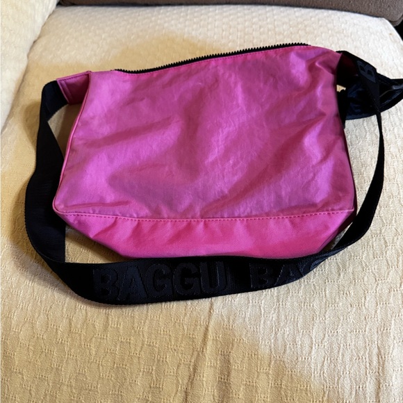 Baggu Azalea Medium Cargo Crossbody - Picture 2 of 3